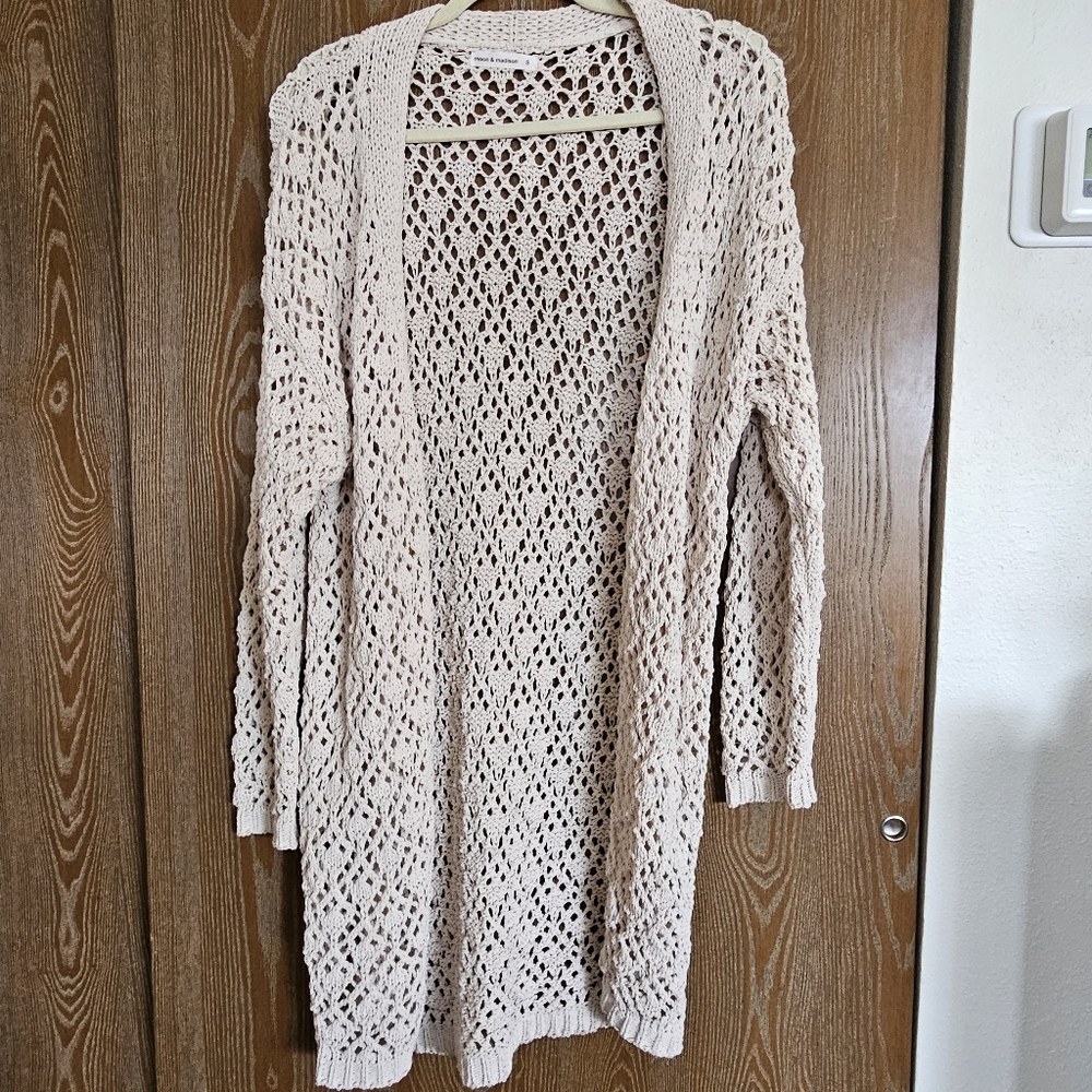 Moon & Madison sweater cardigan